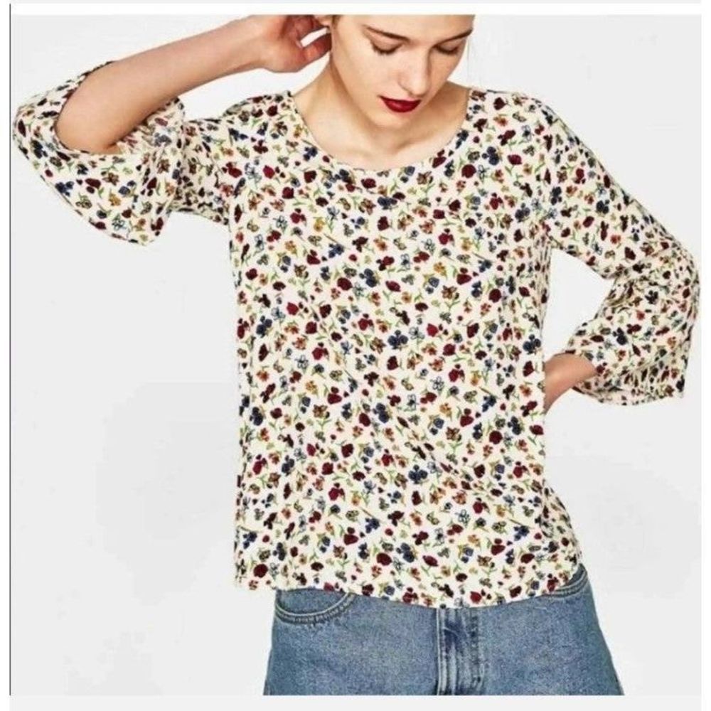 Zara Trafaluc size L Floral Bell Sleeve Blouse